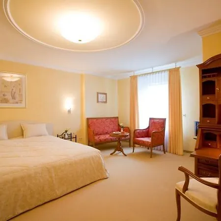 فندق Romerbad 4*