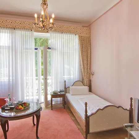 Romerbad 4* بادنويلر