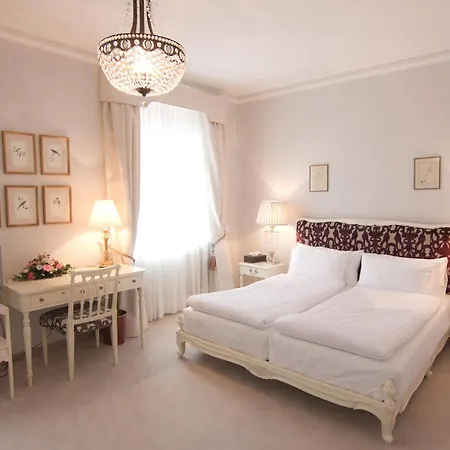 Romerbad فندق بادنويلر