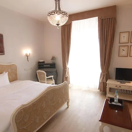 Romerbad 4* بادنويلر