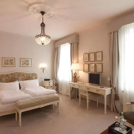 Romerbad فندق 4*